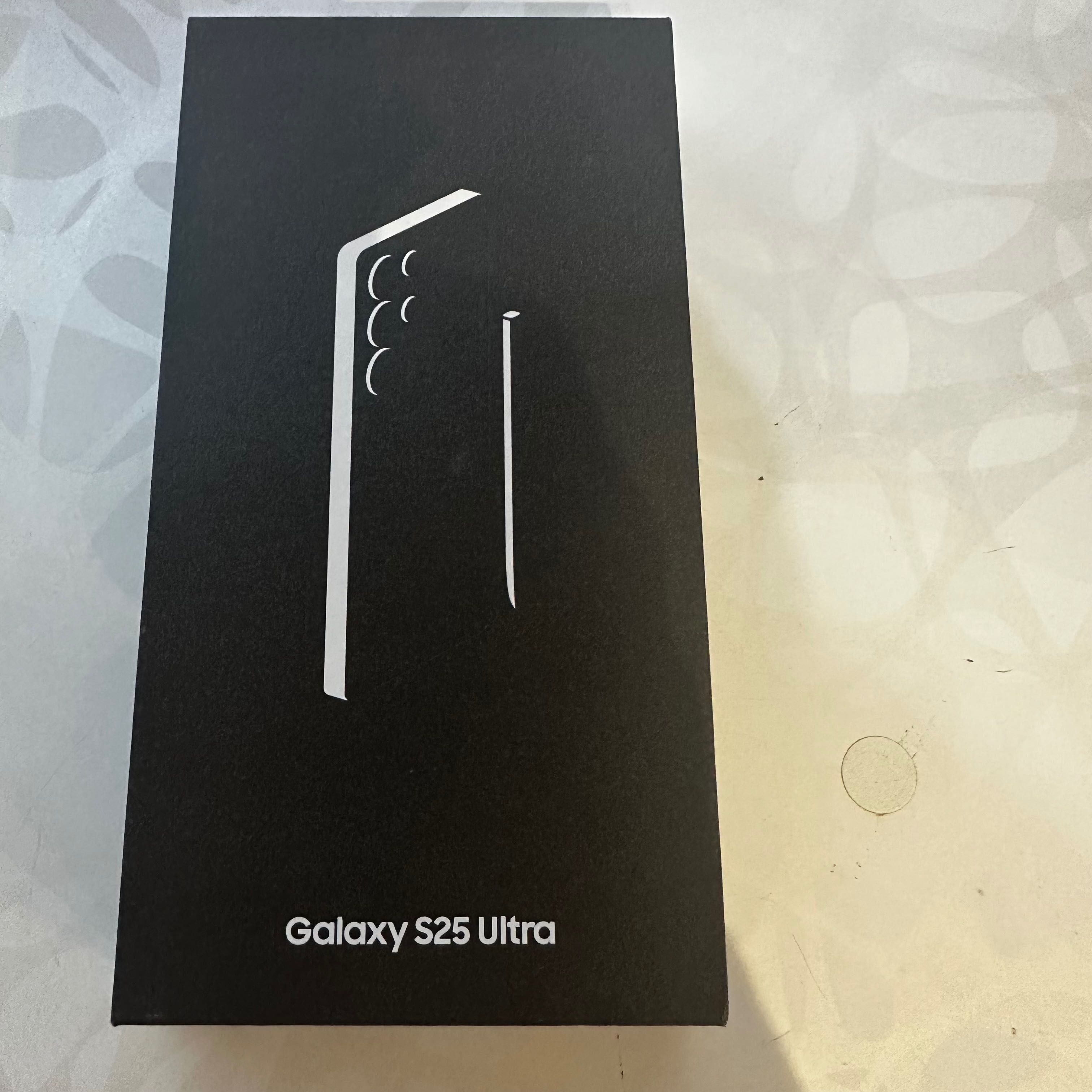 Samsung S25 УЛТРА , Чисто Нов !