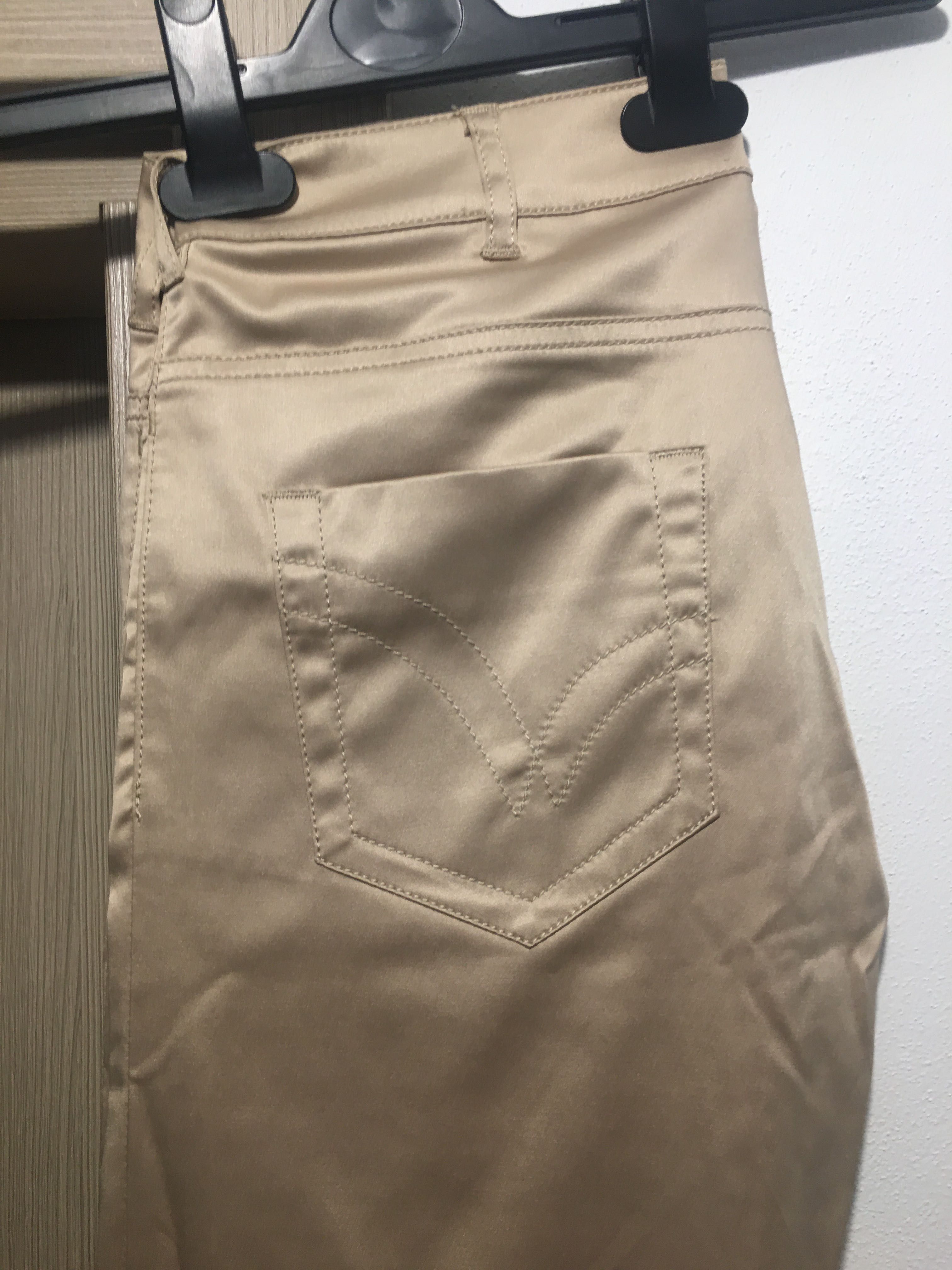 Pantaloni satinati, bej/aur'iu deschis, brand 'SACH', noi, size 34/36