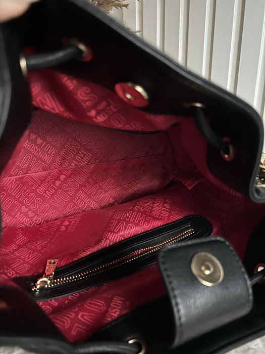 Дамска чанта тип торба на Moschino