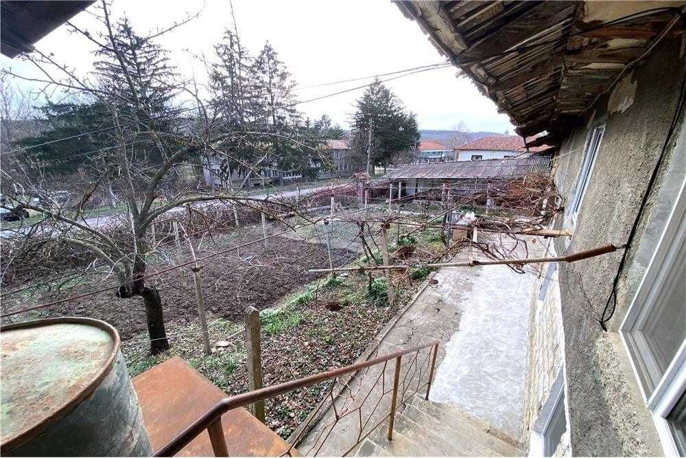 Продава се Къща в с. Ушинци, Област Разград - 100 кв.м за 434 €/кв.м - Снимка #1