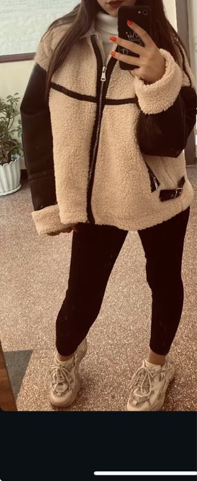 Дамско яке с кожени ръкави