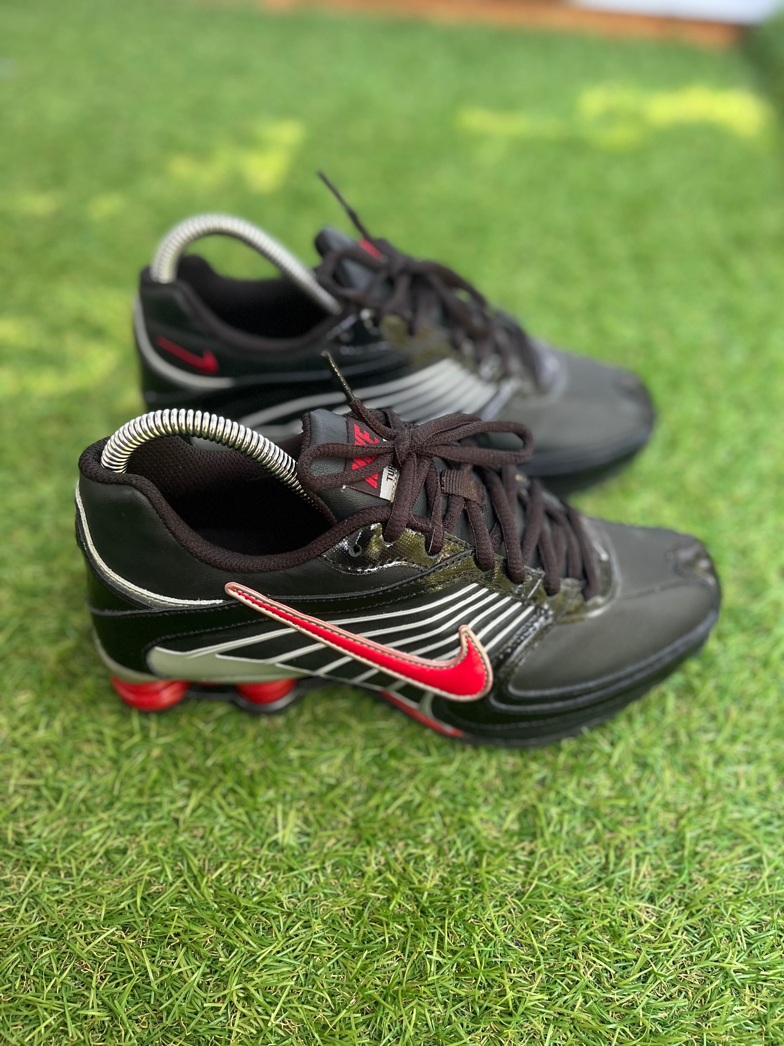 Маратонки : NIKE SHOX 38