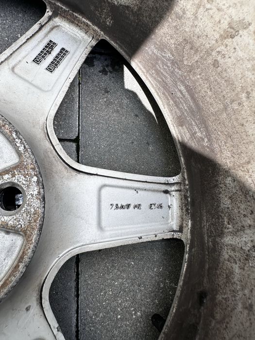 Roți (jante + cauciucuri) compatibile cu Audi A4, A5, A6