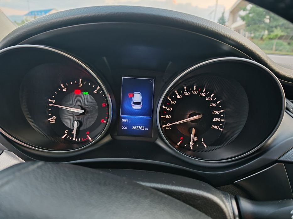 Toyota Avensis 2.0 143 cp 2017