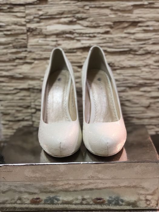 Продаются  свадебные Туфли