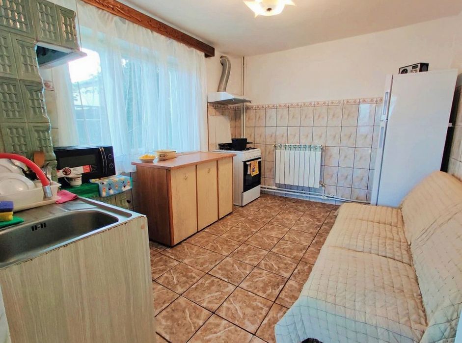 De închiriat* Casa. 86 m2 , 2 dormitoare + salon, hol, baie, bucatarie