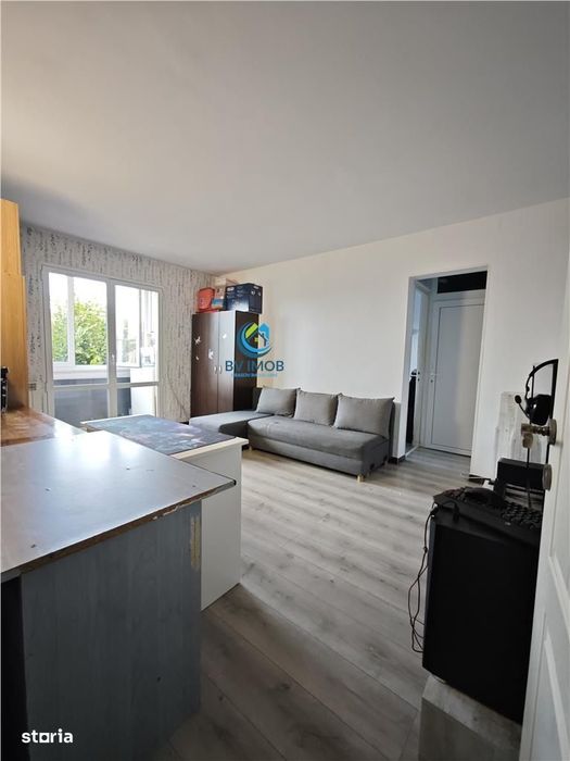 Vanzare apartament 2 camere, zona Scriitorilor, etajul 3\/4