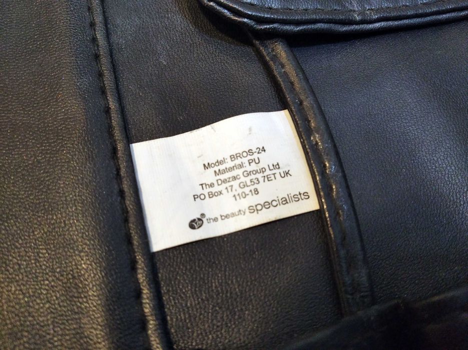 Чехол для косметических кистей.