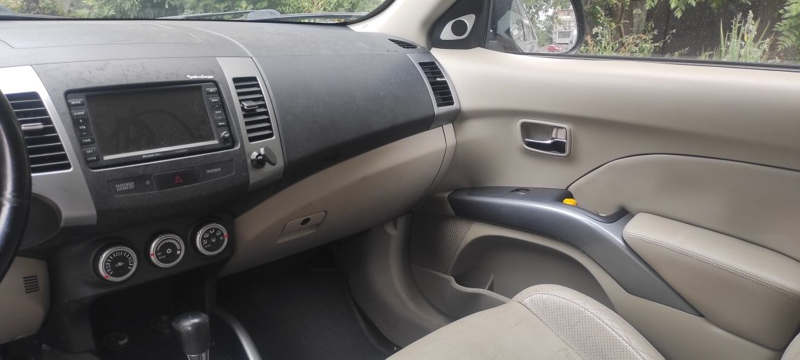 Mitsubishi outlander 2007 2.4 бензин/газ
