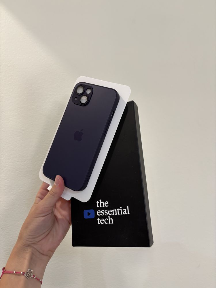 Нов кейс The Essential tech за Айфон 13