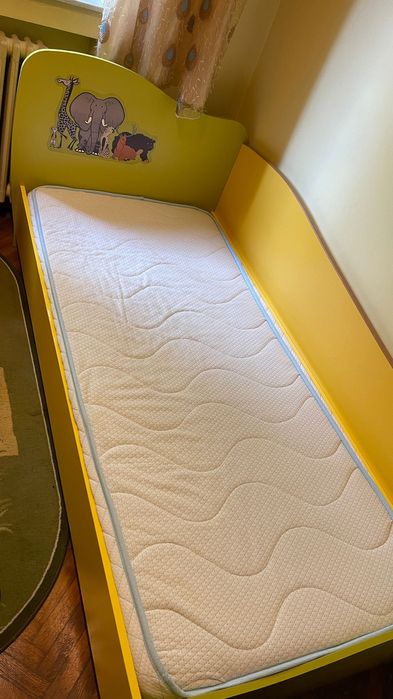 Dormitor copil, sifonier, pat, birou, noptiera