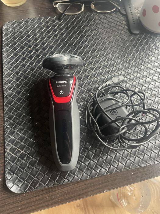 Aparat de barbierit phillips seria 5000