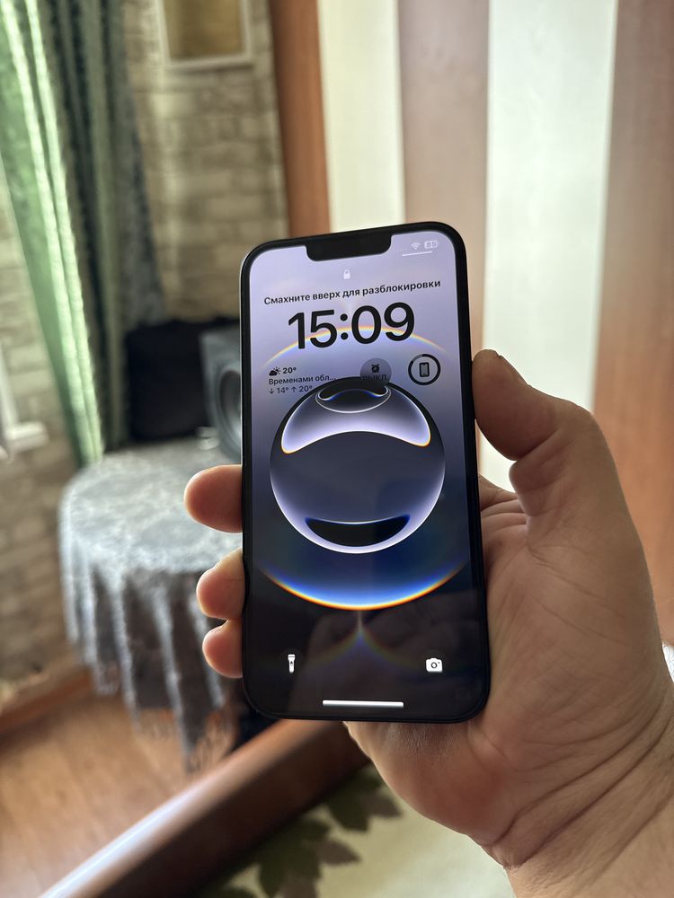 Продам Iphone 16e
