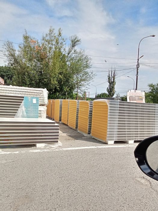 Cu garajul metalic izolat de la Containere FDC, puteți asigura o prote