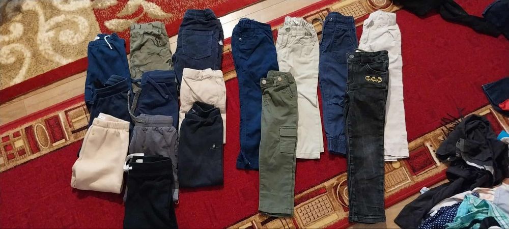 Lot pantaloni copii .98 - 104