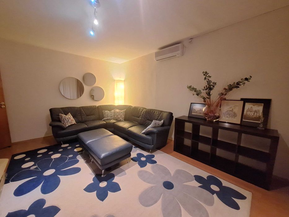 Colțar 5 locuri + covor de lana– calitate excepționala