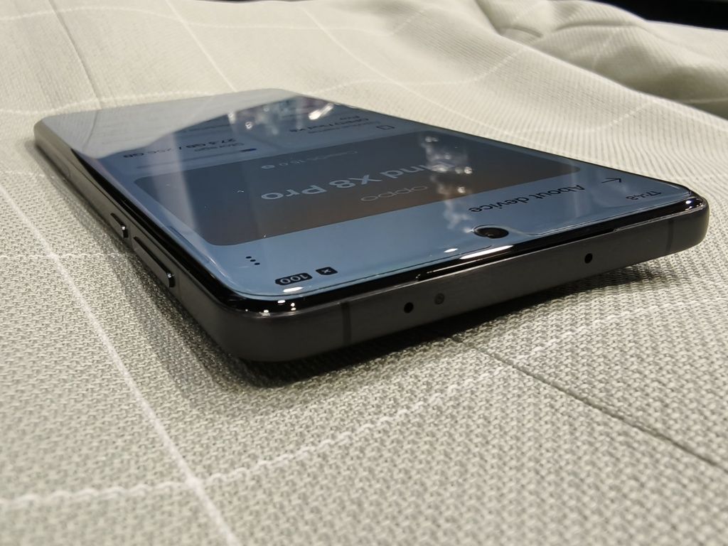 Oppo Find X8 Pro 12/256 черен - 6.78",5910mAh,Dimensity 9400;4x50mpx