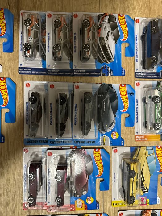 Hot Wheels Treasure Hunt Audi, Ferrari, Porsche, Skyline, Bugatti