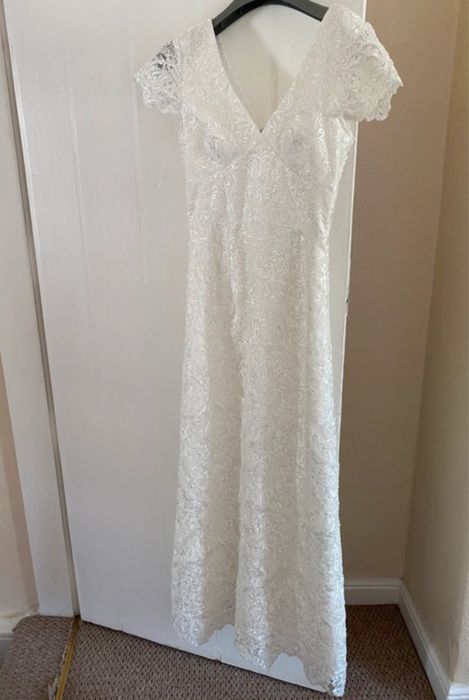 сватбена рокля Chi Chi London