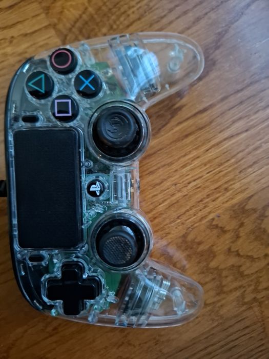 PS4 Pro + controller + cablu alimentare – funcționează perfect