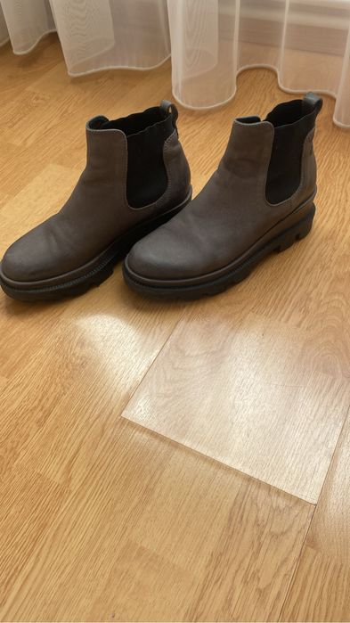 Ghete piele nubuc gri!