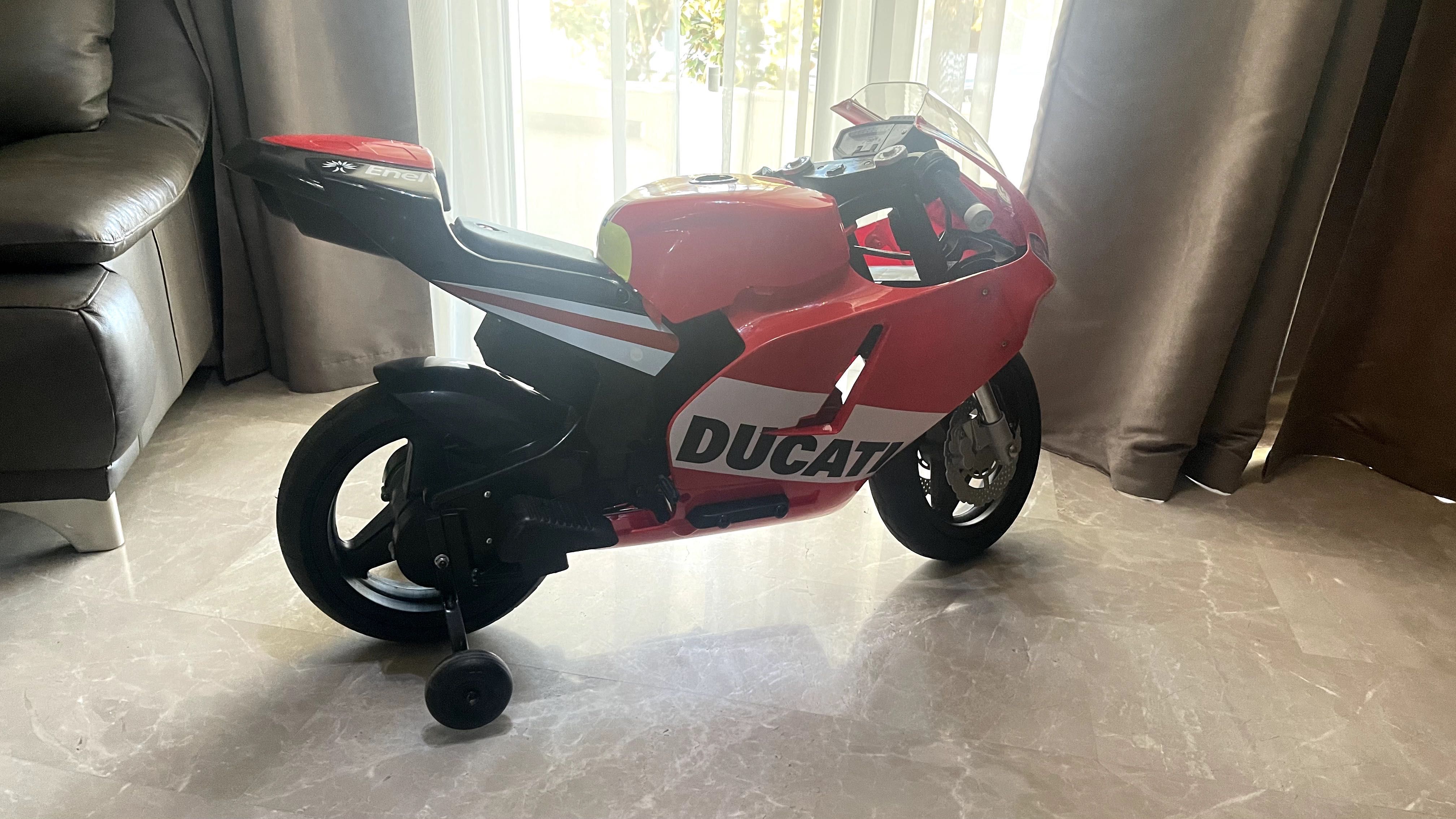 Motocicleta Peg-Pérego Ducati GP 12V roșu
