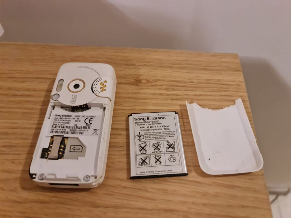Sony Ericsson W850i alb de colectie! Necodat, stare ca nou, walkman