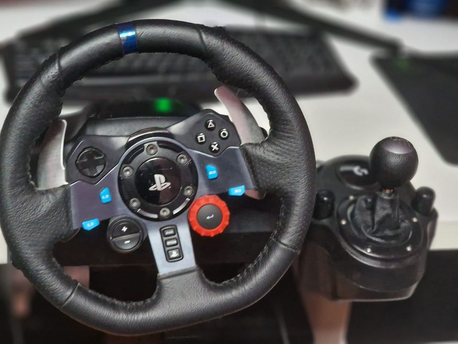 De vânzare volan Logitech G29