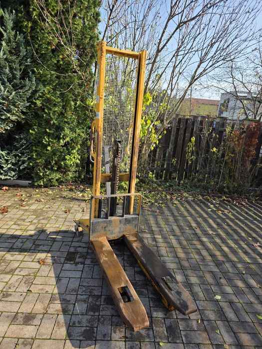 Stivuitor manual hidraulic cu ridicare pana la 1.6 m/1000 kg