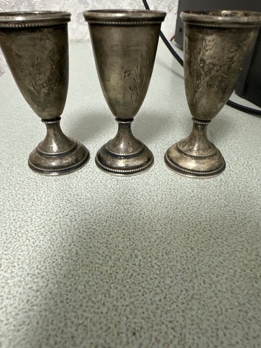 Рюмки серебро продам