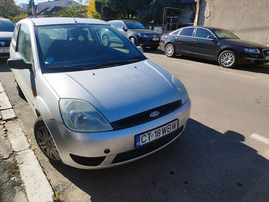 Vând Ford Fiesta