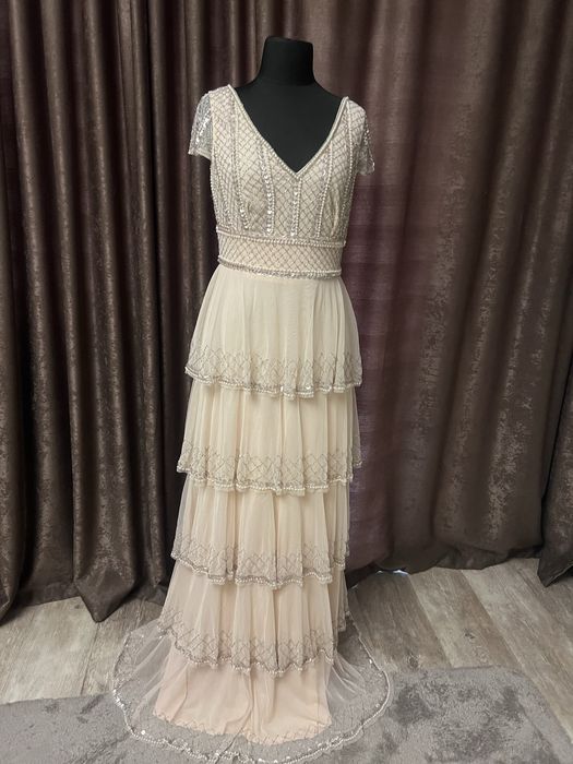 Елегантна дълга рокля Lace & Beads с пайети и перли