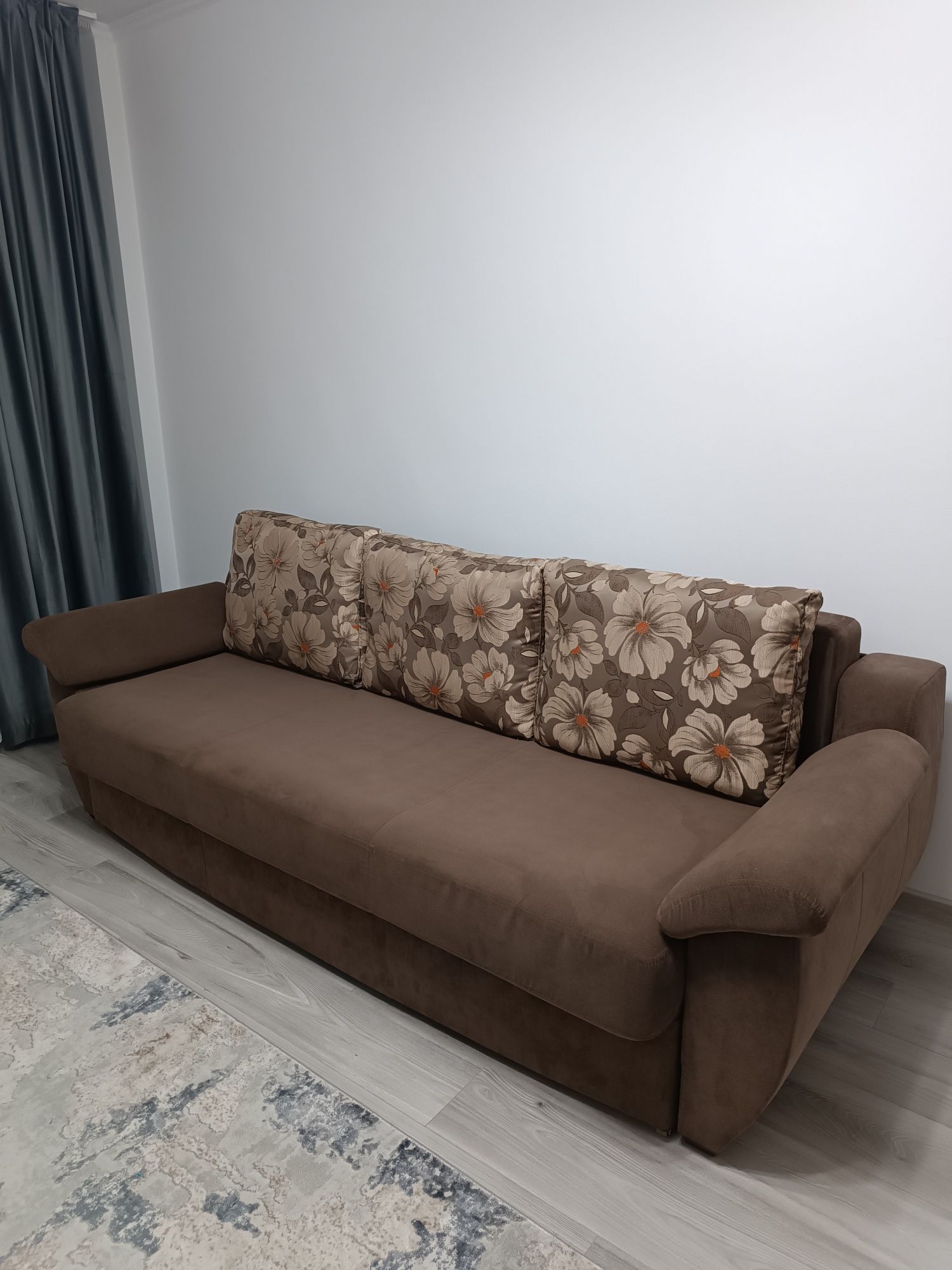 Vând canapea sufragerie