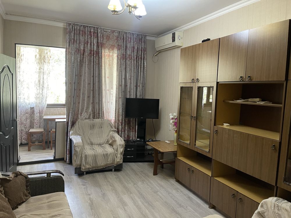 Продажа квартиры 2 этаж 1-комн 38 м2 чистая с обстановкой