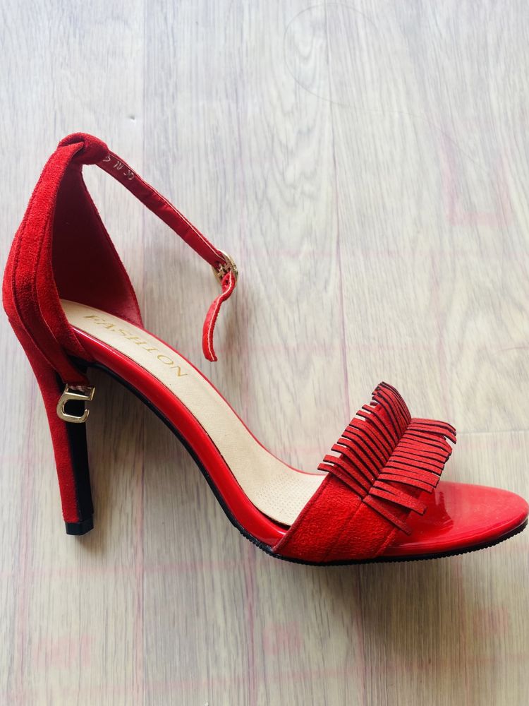 Красные туфельки 36размера