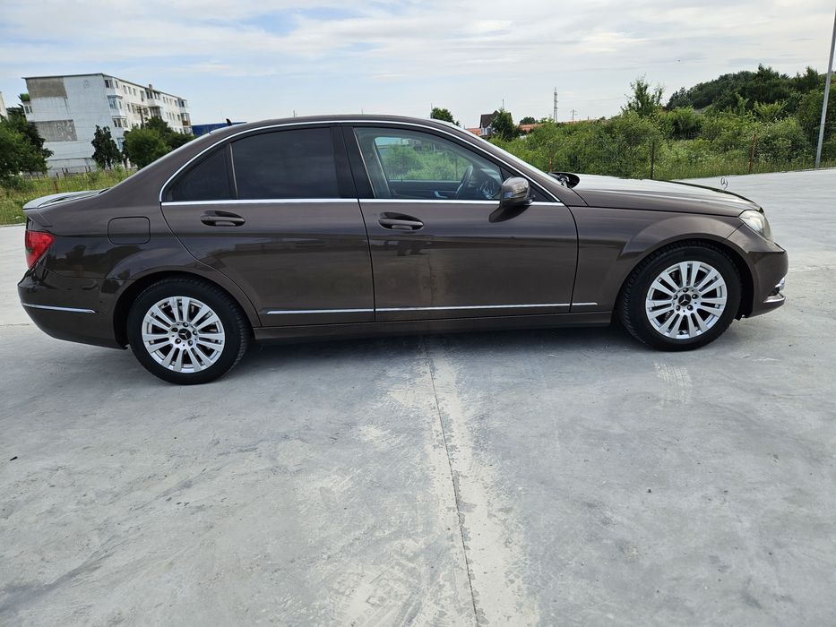 Mercedes w204 PRET 9200 EURO!!!