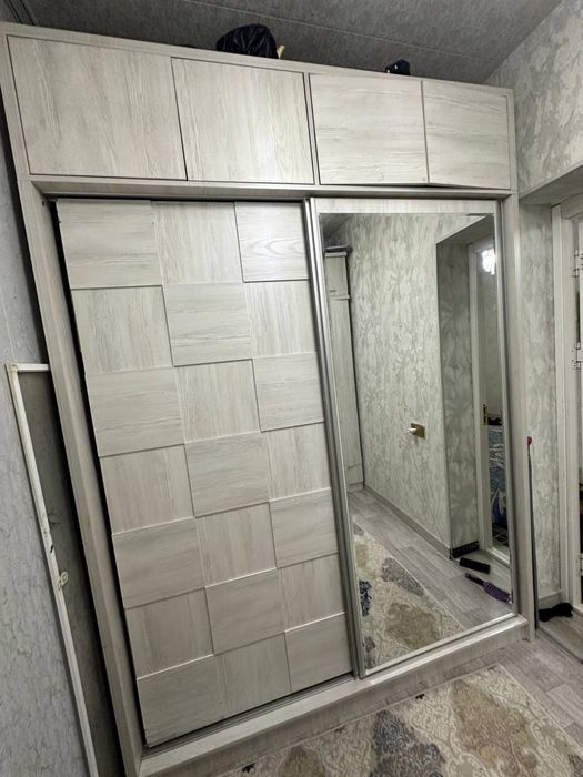 Шкаф кюпи 1.90 х 2.60 почти новый