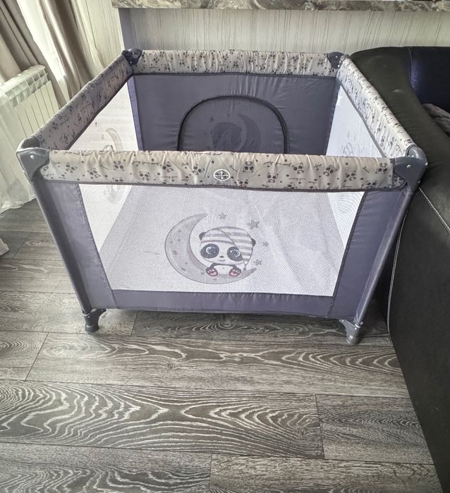 Бебешка кошара за игра + чисто нов матрак