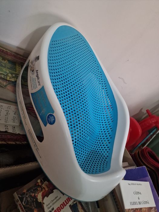 Cadita de baie cu picioare si suport ergonomic bebelusi