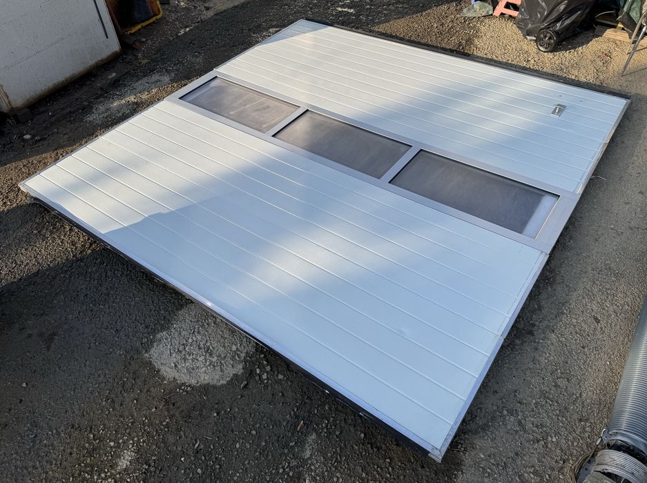 USA SECTIONALA  INDUSTRIALA poarta garaj  H 306 x L310  Garantie 6 buc