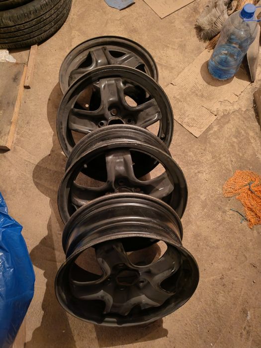 Jante 5 x 114,3 R16, structurate