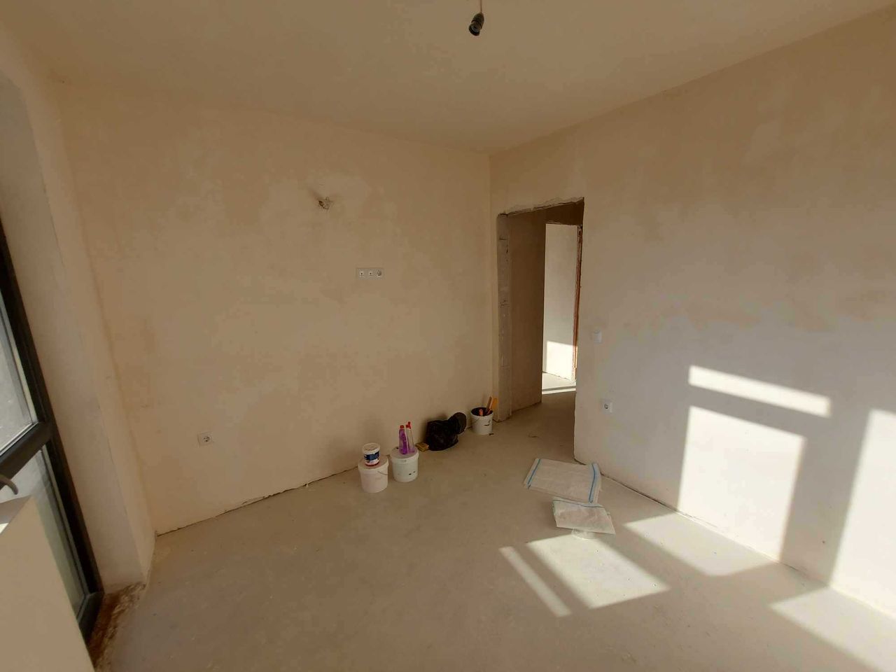 Продава се Двустаен апартамент в Търговище, Вароша - 60 кв.м за 1148 €/кв.м - Снимка #4
