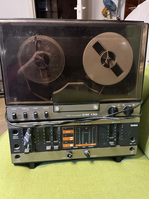 Magnetofon Tesla CM 130 (Cehoslovacia) – model vintage
