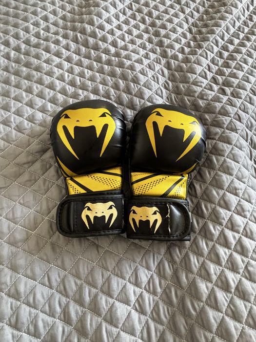 Перчатки для ММА и Боевых искусств