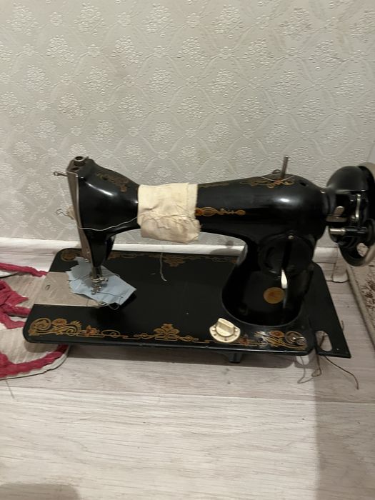 Швейная машина продам