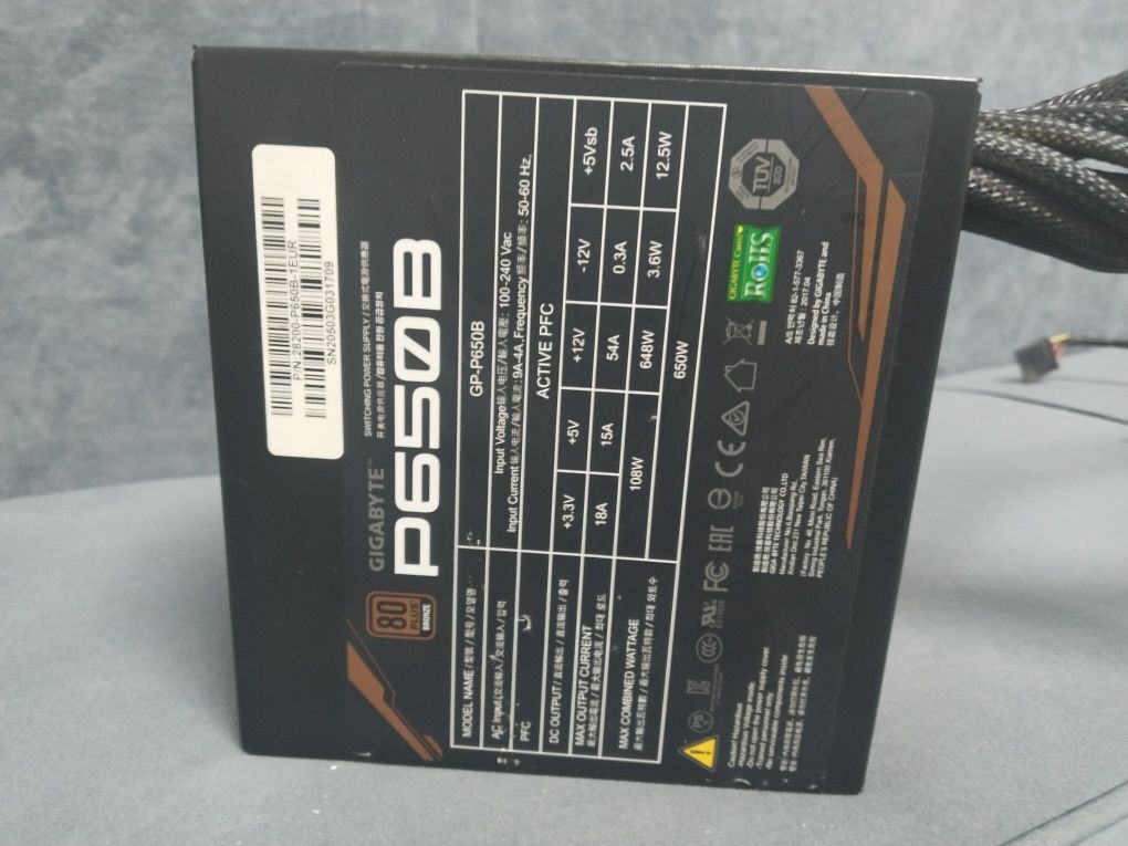 Блок питания 650w Gigabyte