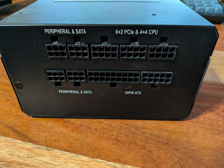 Sursă Corsair RM650x (650W, 80+ Gold, Full Modular)