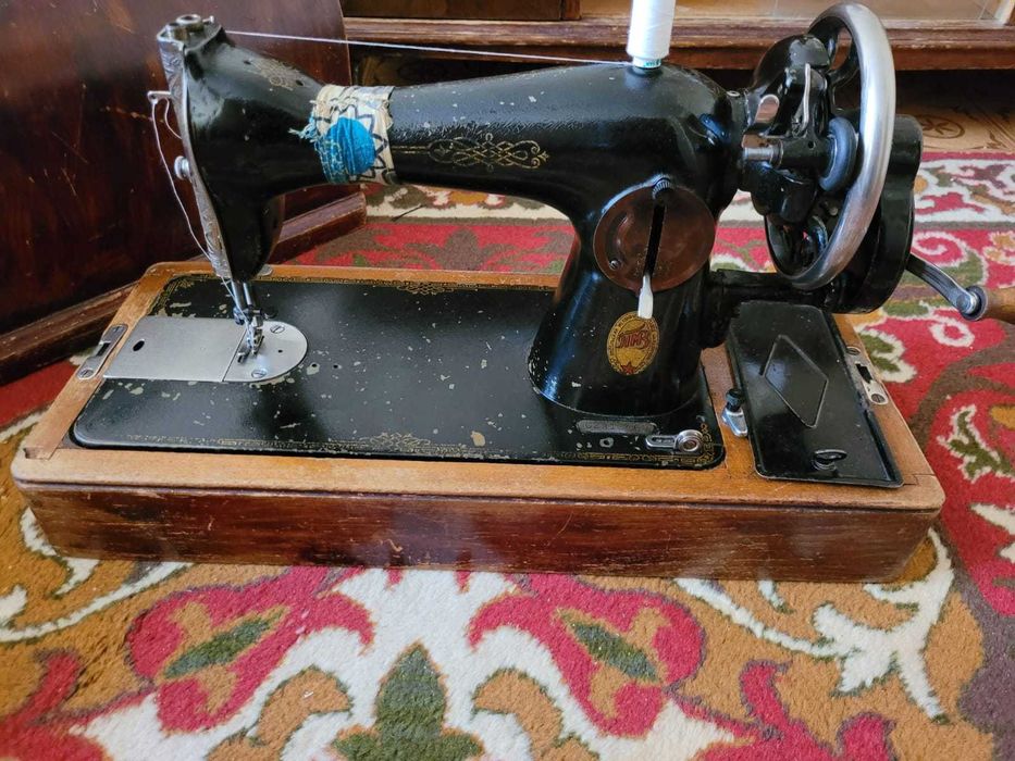 Ручная швейная машинка. ПМЗ
