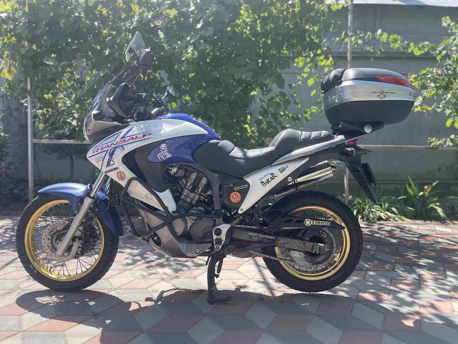 Honda Transalp 700
