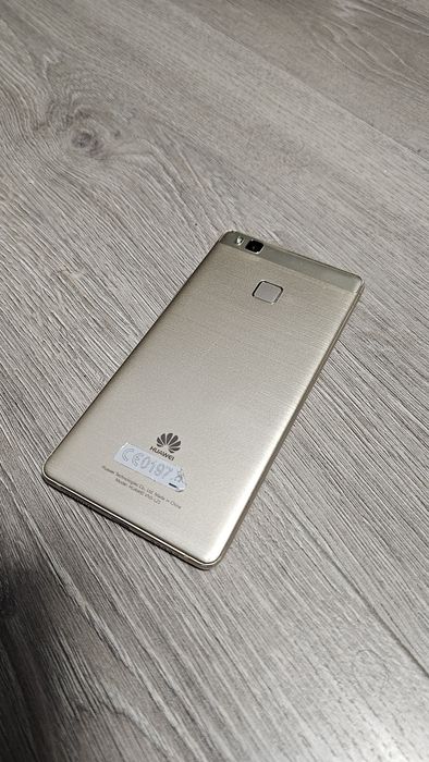 Телефон Huawei P9 lite